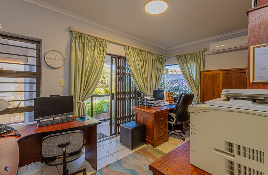 4 Bedroom Property for Sale in Calypso Beach Western Cape
